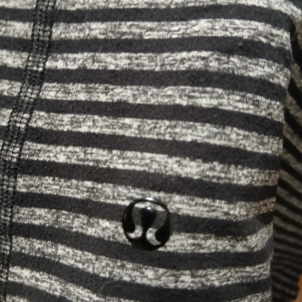 LULULEMON Striped Zip Top SZ L - Picture 4 of 4